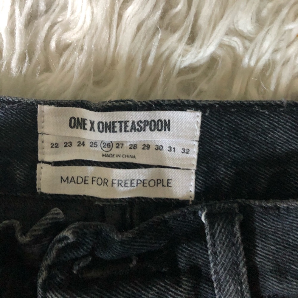 ✨ One Teaspoon Bandit short black